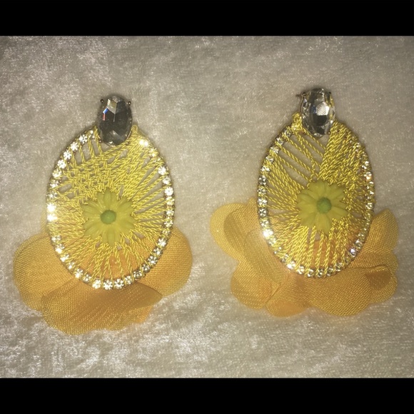Jewelry - NEW Handmade Canary Yellow Sunflower Earrings NWOT
